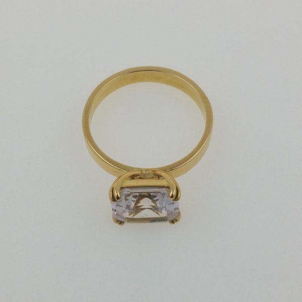 18k. yellow gold ring with natural kunzite of 3.94 carat