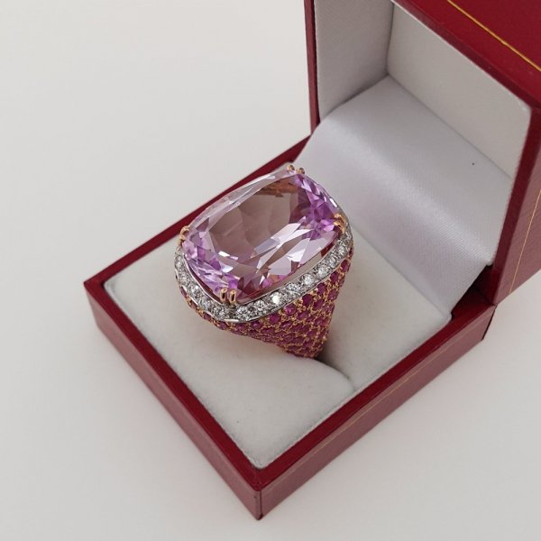 18k. rose gold ring with natural Kunzite, Sapphires  & Diamonds 44.17 carat