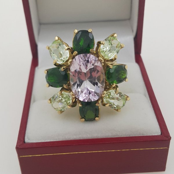 18k. yellow gold cocktail ring with natural gemstones 16.00 carat