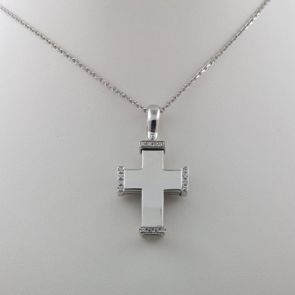 18 k. White gold diamond cross pendant - 0.15 carat