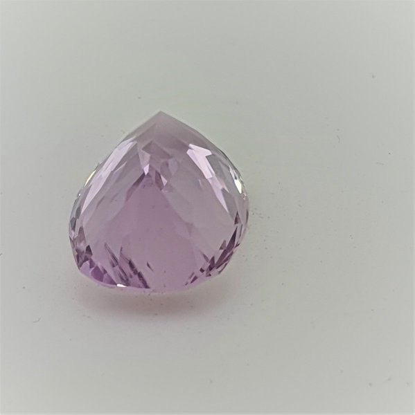 Kunzite rectangele stone of 38.65 karaat 